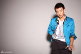 组图：郑恺写真广告范儿 《奋斗》将映期待向南