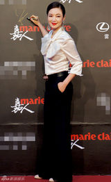 组图：阿雅主持某杂志活动 帅气美艳自信十足