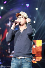 组图：湖南卫视跨年晚会范玮琪陶喆张杰彩排卖力