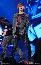 组图：《M！Countdown》BigBang获第一 SHINee回归