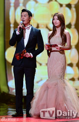 组图：第8届首尔电视颁奖礼 吴奇隆获人气奖