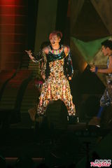 组图：罗志祥开演唱会 强抱蔡依林索吻掀高潮