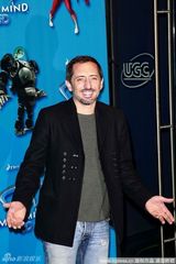 组图：《超级大坏蛋》巴黎首映 朱莉皮特晒恩爱