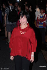 组图：赌王何鸿燊九十寿宴 何超仪红裙性感迷人