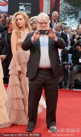 组图：《大师》首映杰昆洒脱不羁 两女星华服争艳
