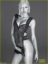 组图：21岁麦莉湿身全裸大尺度出镜 性感诱人