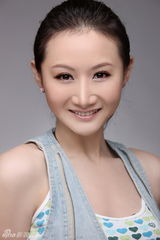 组图：霍秋慧时尚写真青春无敌 灵智女孩一萌到底