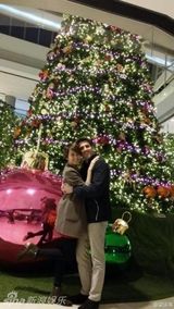 组图：众星欢乐庆圣诞 Angela可爱林志玲性感