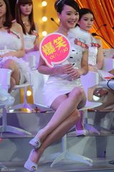 组图：芒果台《喜剧之王》全新改版 美女团性感登场