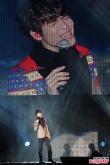 组图：萧敬腾炎亚纶亮相圣诞演唱会high翻全场