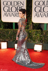 组图：金球奖红毯丽娅-米雪儿刺绣透视装火辣