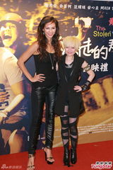 组图：《那五年》在港首映 赵雅芝不心急抱孙