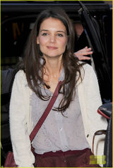 组图：凯蒂亮相纽约街头与粉丝微笑合影