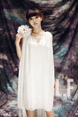 组图：唐嫣纯美写真 春天仙子笑容明媚