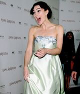 组图：《安娜-卡列尼娜》首映 奈特莉刺绣长裙嘟嘴卖萌