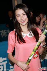 组图：黄翠如自嘲不美 麦长青献吻张美妮