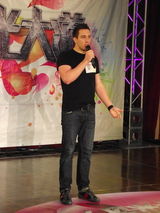 组图：第一届华人星光大道美国选秀会比赛现场