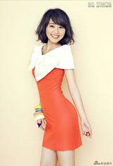 组图：孙耀琦曝光白领风写真 清新亮丽知性美