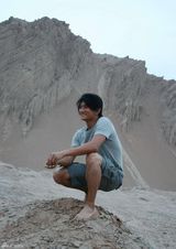 高清幻灯：吴奇隆婚变后寄情工作 新疆忙拍贺岁剧