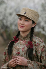 高清图：最美女战士甘婷婷 《高粱红了》浪漫一把