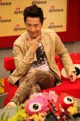 高清组图：庾澄庆做客畅聊新专辑《到死都要18岁》