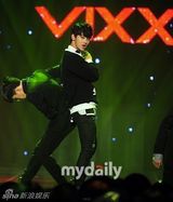 组图：Trouble Maker贴身辣舞惹火夺冠泪流满面