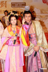 组图：《公主嫁到》新人完婚 陈豪佘诗曼耍花枪