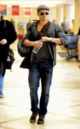 组图：《暮光》三星抵达洛杉矶 新片开拍在即