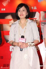 组图：《子弹》香港首映众星助阵 刘嘉玲周韵姐妹花