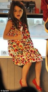 组图：阿汤嫂携苏瑞曼哈顿深夜买甜点