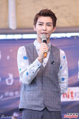 组图：炎亚纶视周杰伦为贵人 与初恋女友话题多