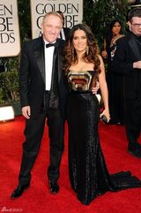 组图：69届金球奖红毯萨尔玛-海耶克丰胸抢镜