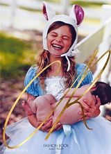 组图：超模凯特-阿普顿田园写真双峰高耸笑容甜美