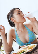 组图：日女歌手因酷似新垣结衣走红 推性感写真