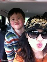 组图：涉薄案央视才女主播姜丰生活照曝光