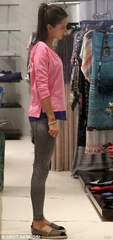 组图：超模安布罗休爱子呆萌 阳光正太潜质初显