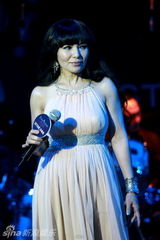 幻灯组图：珍爱女人齐聚北京 巡演发布经典连唱