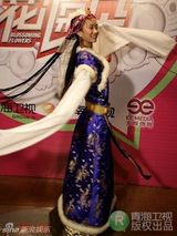 高清图：花儿西宁唱区秀民族盛装 用心良苦细节取胜