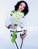 组图：许晴春意大片花仙子笑容迷人