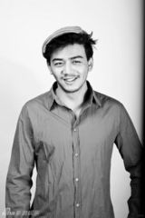 高清：《生死线》收视破八 杨烁最新写真曝光