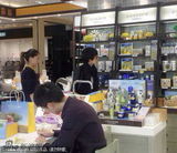 组图：马伊琍独自逛街表情落寞网友称血拼减压