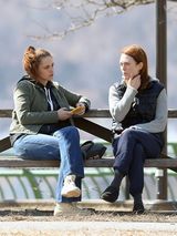 组图：暮光女新片剧照曝光 与朱丽安摩尔饰母女