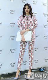 组图：车艺莲李素妍等助阵潮牌上市活动