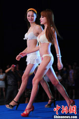 组图：成都选美引微博吐槽 佳丽像陈汉典