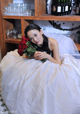 组图：《倾城之泪》曝光陈乔恩窦骁唯美结婚照