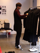 组图：韩星朴海镇上海购物装扮时尚