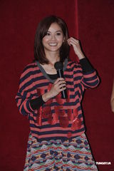 组图：英皇众星出席毕业礼 阿sa陈伟霆情侣档现身 