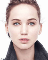 组图：劳伦斯拍大片 面容精致气质典雅大方