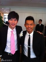 组图：林丹谢杏芳婚礼直击 新郎新娘甜蜜亲吻