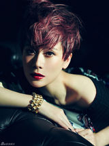 组图：海清复古宫廷风写真 散发性感女人味